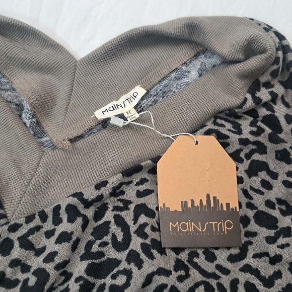 Main Strip Leopard Print Jumpsuit Womens Long Sleeve NWT Size M - Picture 3 of 7